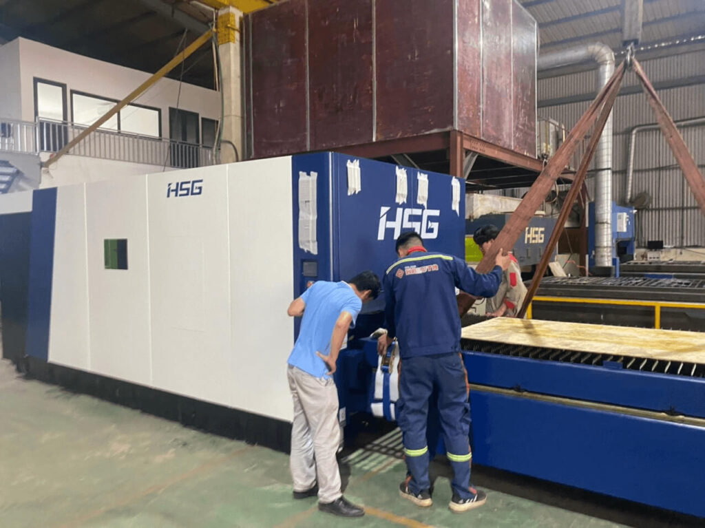 Máy cắt laser cnc bàn đôi HSG